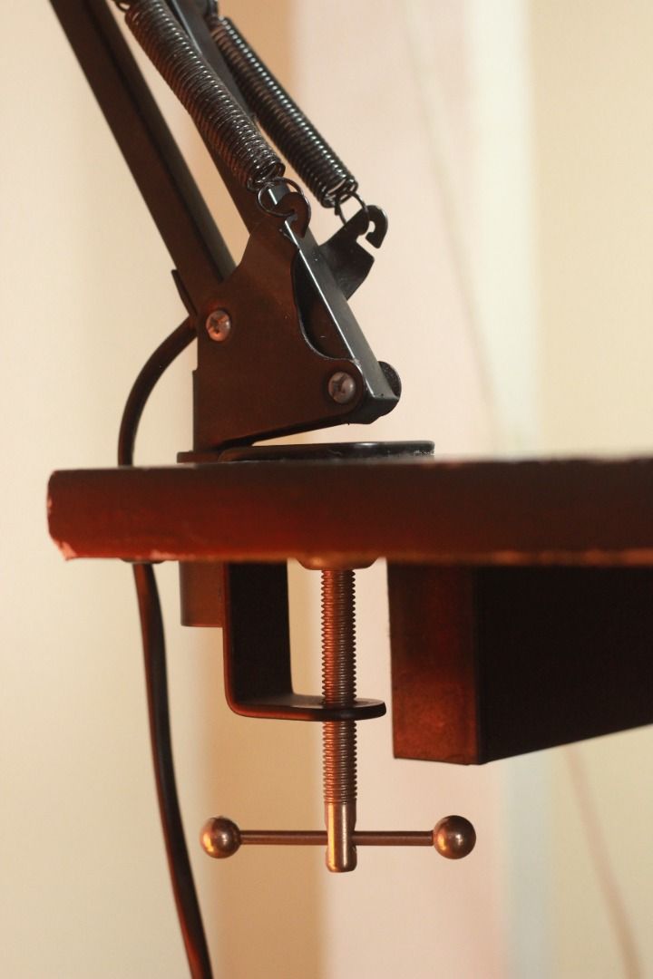 Desk lamp (Category: Lighting) located in Manila. Submitted by ceteris (Listing ID 1469053421, Image 2). Description: - Bulb not included - RFS: Switched to floor lamps.