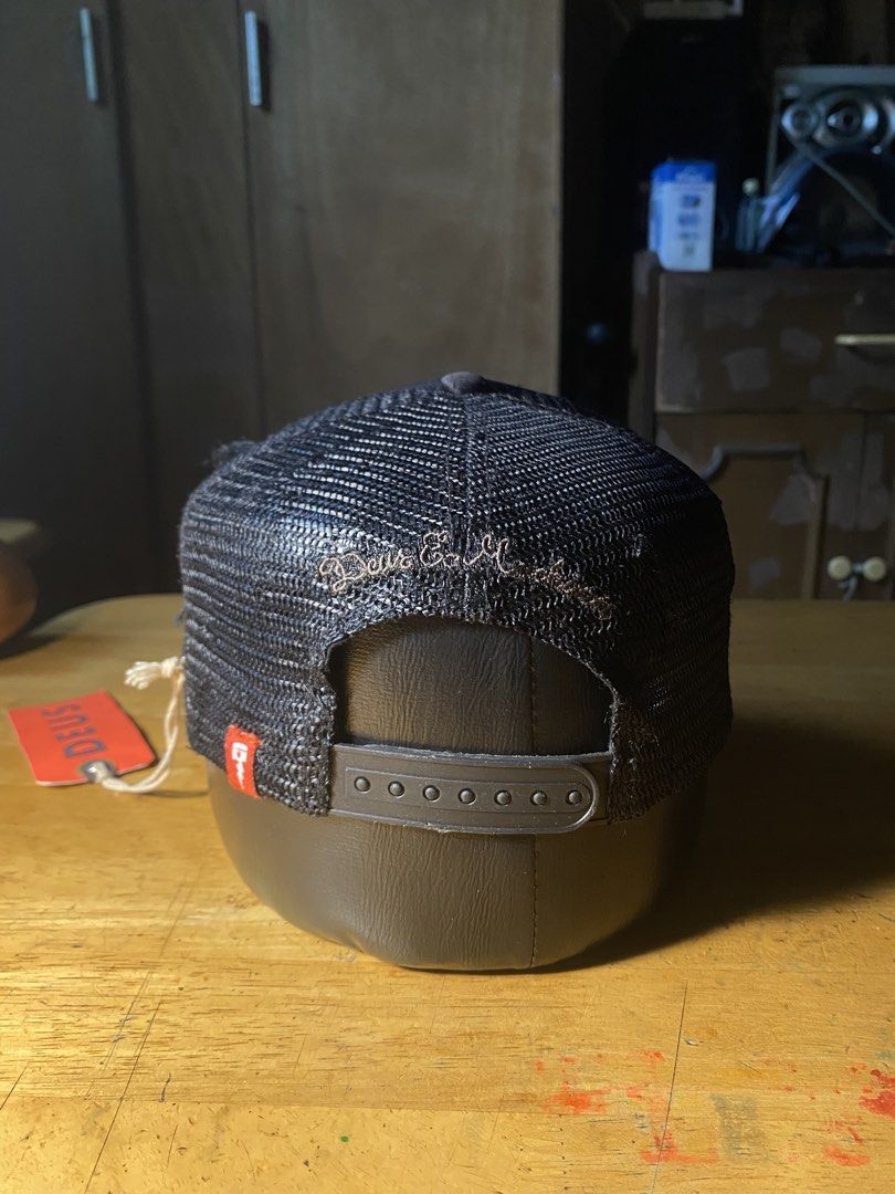 Deus Ex Machina Black Trucker Cap (Category: Caps & Hats) located in Las Pinas. Submitted by grime2glory_ (Listing ID 1469030586, Image 3). Description: Net Scratches Need Cleaning .