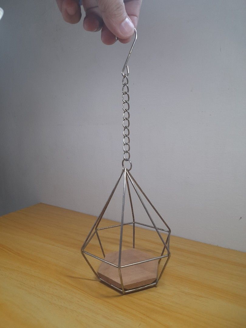 DIAMOND METAL WIRE HANGING PLANT HOLDER (Category: Other Home Decor) located in Bulacan. Submitted by nansantiago (Listing ID 1469080571, Image 2). Description: DIAMOND METAL WIRE HANGING PLANT HOLDER 🏷️ ₱150‼️ 📍 Location: Plaridel, Bulacan 💸 Mode of Payments: Gcash / BPI 📦 Pick-up / Ship 🚚 Couriers : Flash Express / SPX / Lalamove.