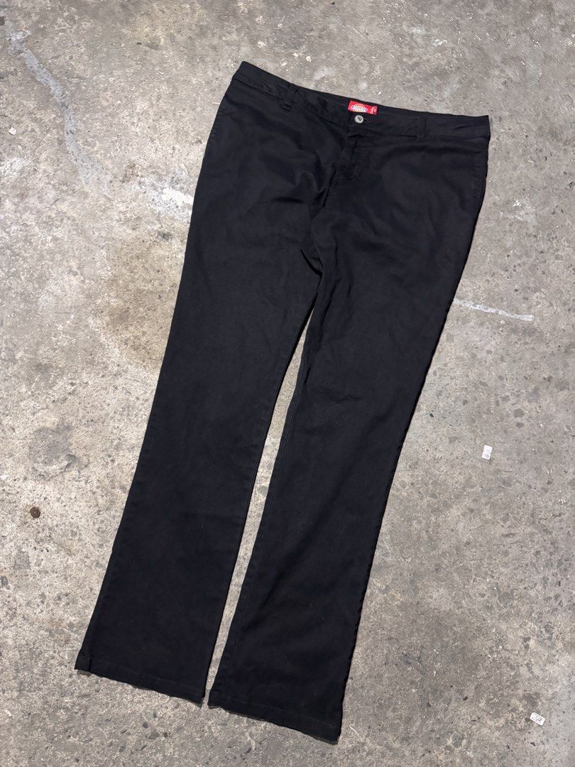 Dickes black (Category: Jeans) located in Pasig City. Submitted by dripthrift1600 (Listing ID 1469077610, Image 1). Description: - Dickies Black - Excellent Condition - Issue: None - Dimes: 34x40x8.