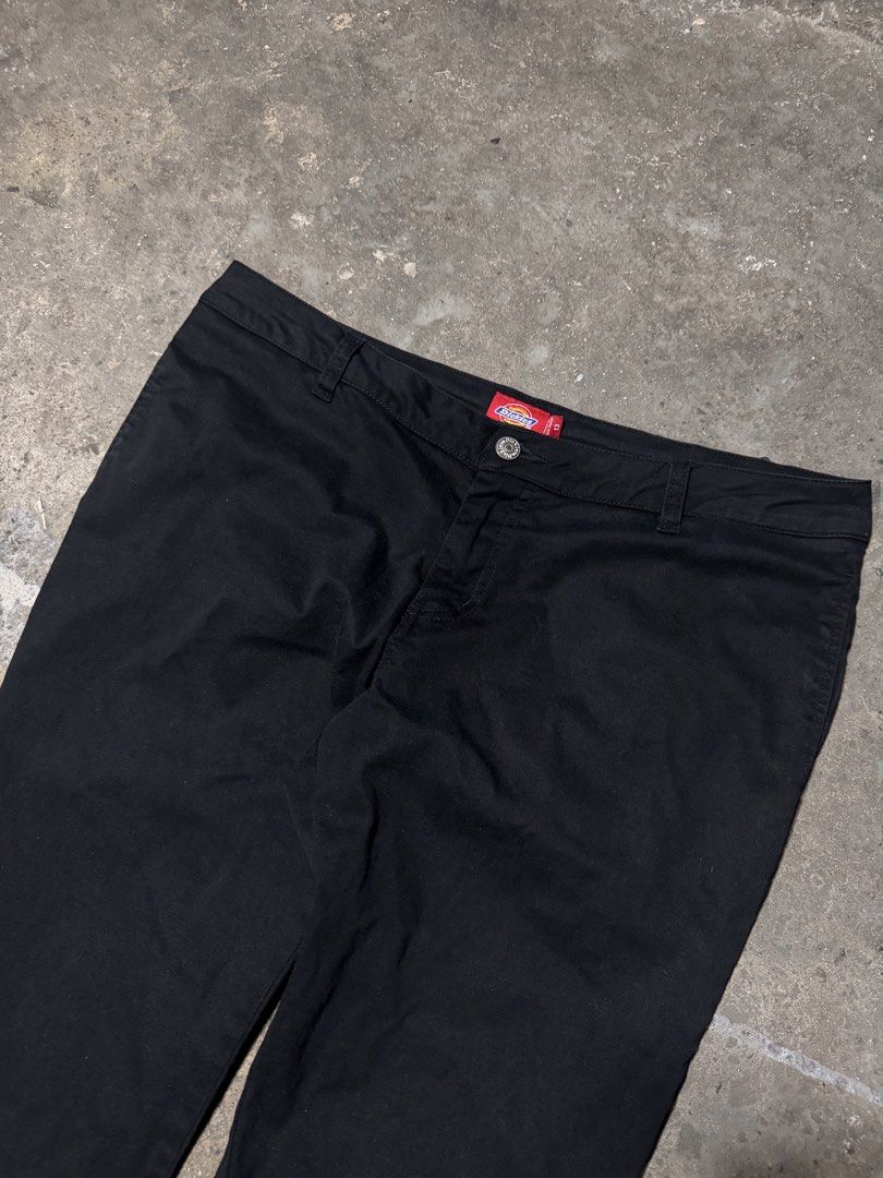 Dickes black (Category: Jeans) located in Pasig City. Submitted by dripthrift1600 (Listing ID 1469077610, Image 3). Description: - Dickies Black - Excellent Condition - Issue: None - Dimes: 34x40x8.
