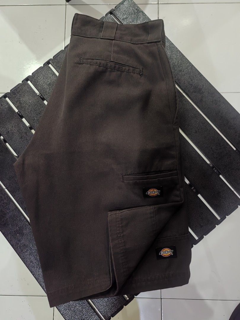 Dickies 2 patch choco brown (Category: Shorts) located in Legazpi City. Submitted by livedolphin_68dee2 (Listing ID 1469006986, Image 1). Description: Waist 32 Length 23 VGOOD CONDITION ISSUE? Pinhole and ginawang short..