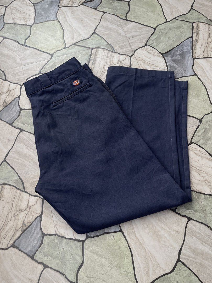 Dickies 874 (Category: Chinos) located in Tarlac. Submitted by phyllfoshooo (Listing ID 1469061848, Image 1). Description: 36 waist 39 lenght 14.5 thigh 9.5 leg open.