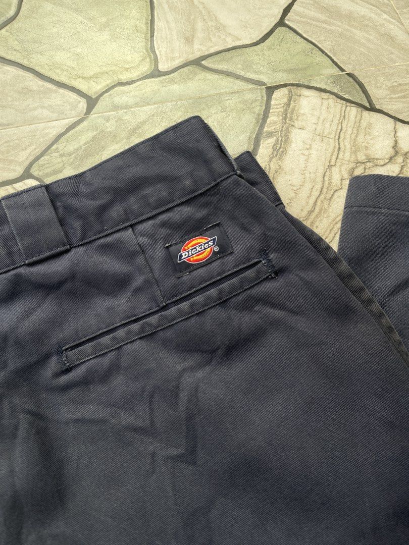 Dickies 874 (Category: Chinos) located in Tarlac. Submitted by phyllfoshooo (Listing ID 1469061848, Image 2). Description: 36 waist 39 lenght 14.5 thigh 9.5 leg open.