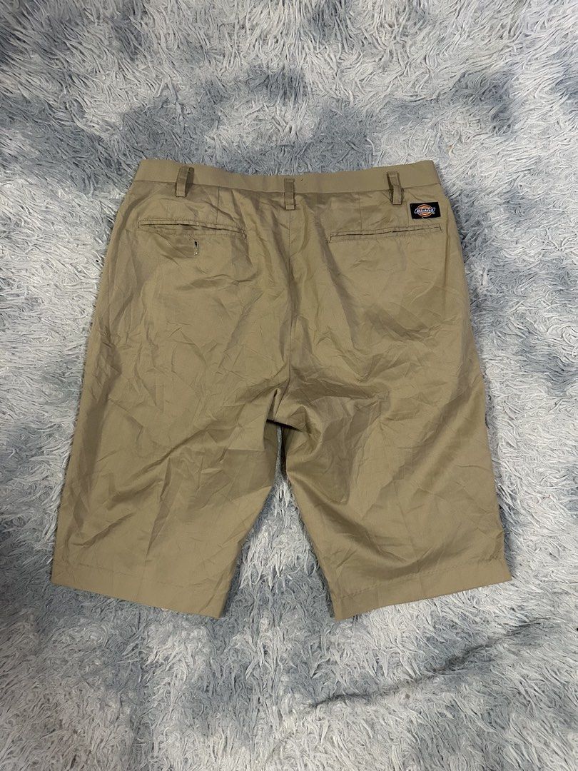 Dickies Khaki Walkshorts (Category: Shorts) located in Baao. Submitted by revamped.co (Listing ID 1469036852, Image 3). Description: Dickies Khaki Walkshorts Excellent Condition Fit 32 22.5 Inches in Length No Issue.