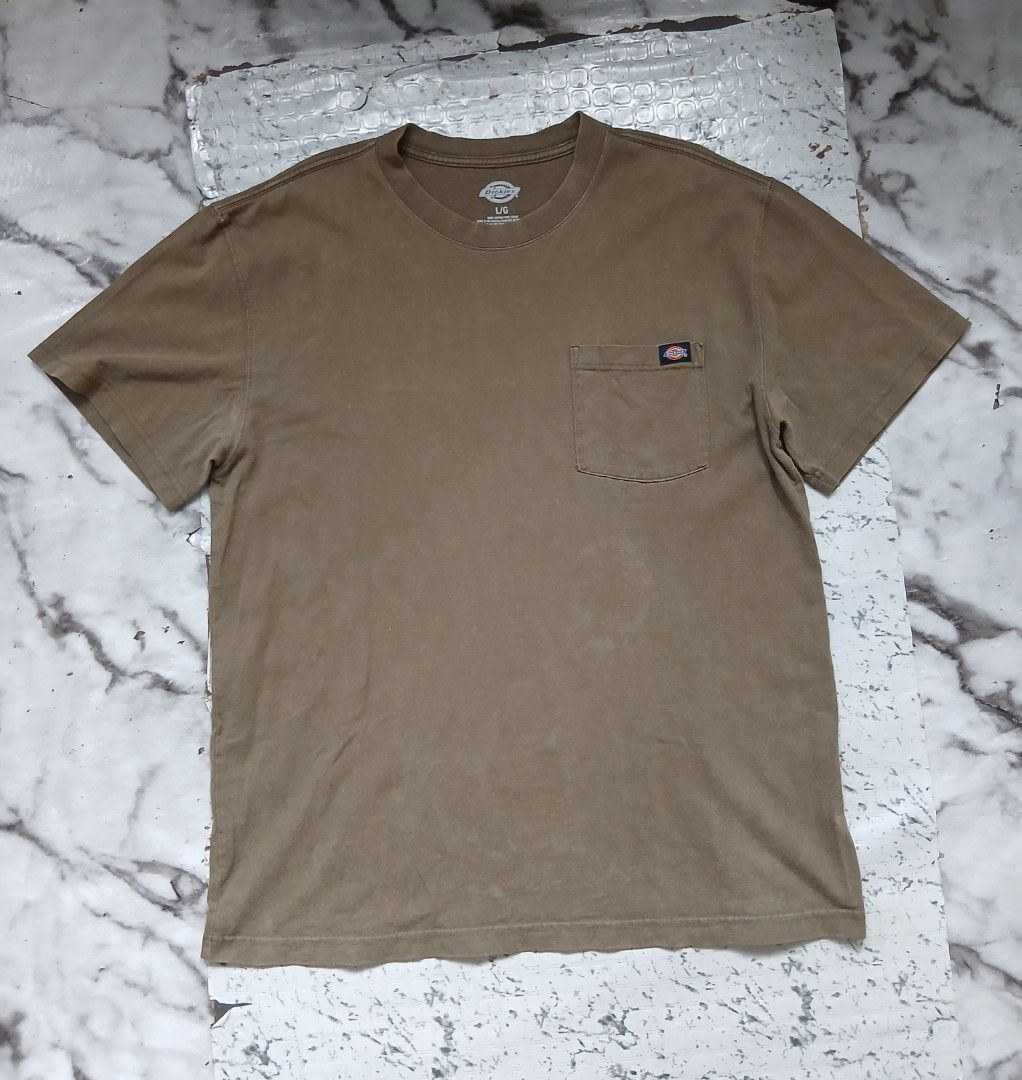 Dickies Pocket Tee (Category: Tshirts & Polo Shirts ) located in Cavite. Submitted by steve_finds (Listing ID 1468991753, Image 2). Description: Dickies Pocket Tee Moss Green (Color May Due To Lightning) Large On Tag (Large Fittings) Need Wash Heavy Cloth.