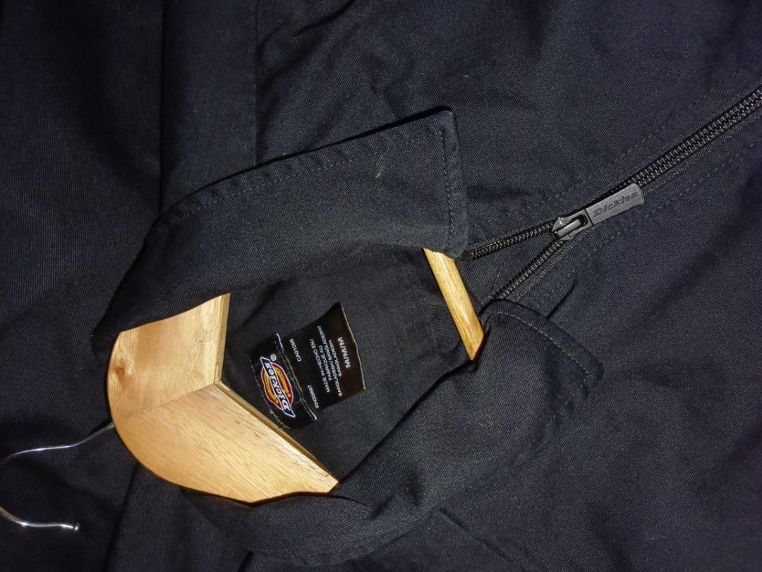 Dickies Workwear Zip up (Category: Tshirts & Polo Shirts ) located in Tayug. Submitted by anthonycab92127 (Listing ID 1469043773, Image 3). Description: 24 width 29 length.