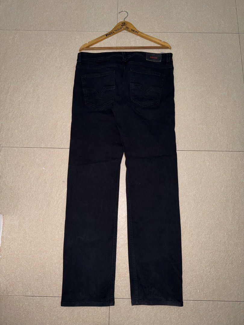 DIESEL BUTTON FLY BLACK PANTS STRETCHABLE (Category: Jeans) located in Manila. Submitted by triptothrift7 (Listing ID 1469100378, Image 2). Description: message if you are interested! for fast transaction DIESEL BUTTON FLY BLACK PANTS STRETCHABLE for only 1599 size 36 waistline 36 x 43 length hem 8 no issue need wash only excellent condition color rate 9/10 mode of payment gcash or bank transfer location Biñan laguna.