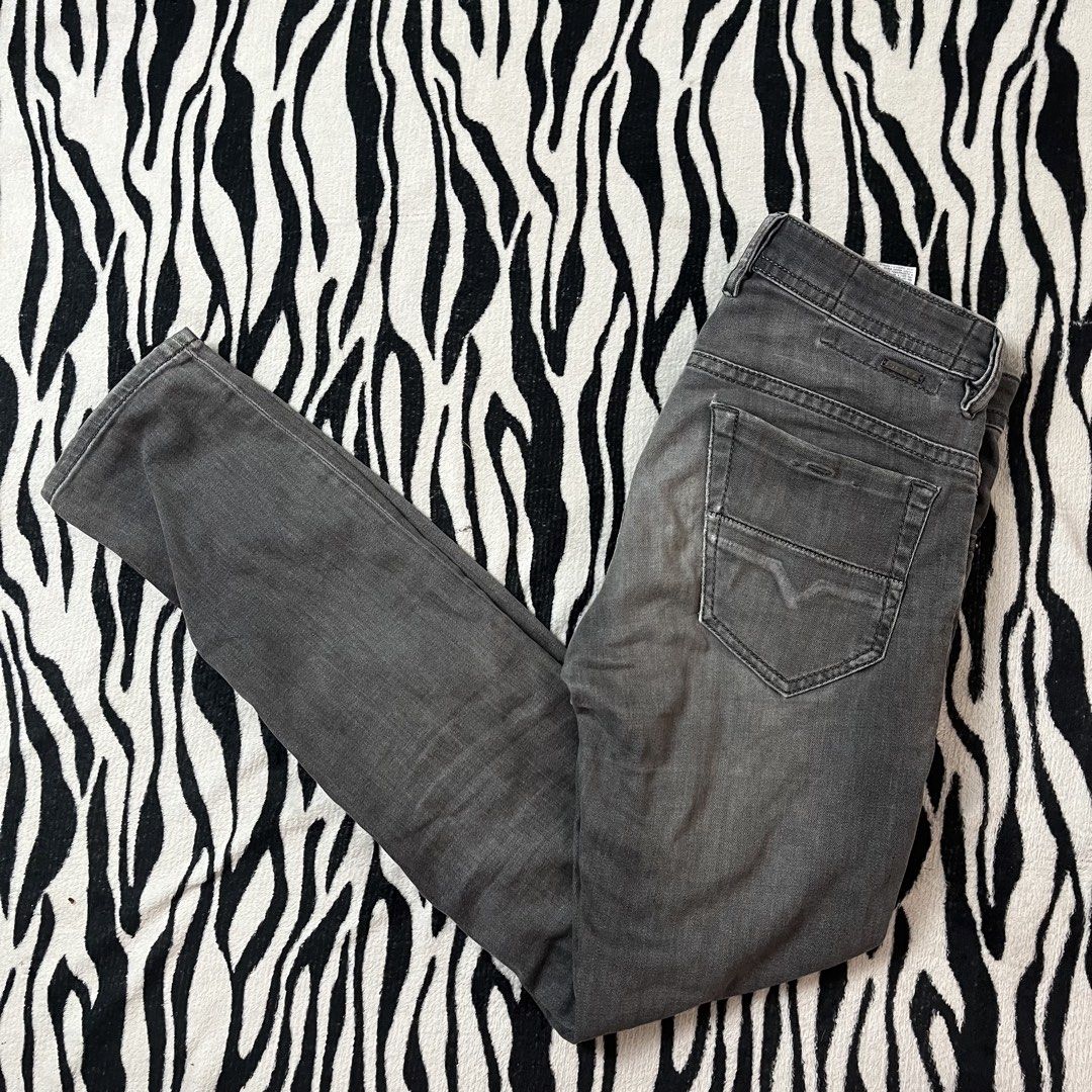 Diesel pants (Category: Jeans) located in Manila. Submitted by royaldripmanila (Listing ID 1468931085, Image 1). Description: Sign of usage W30 L39.5 Hem 6.