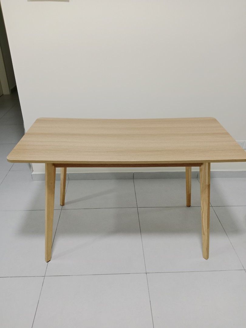 Dining Table (Category: Tables & Sets) located in Petaling Jaya. Submitted by ak8867 (Listing ID 1468930530, Image 1). Description: .