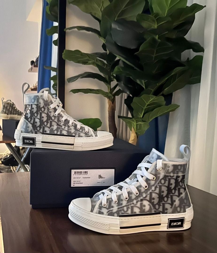 DIOR B23 HIGH TOP – OBLIQUE LOGO (Category: Sneakers & Footwear) located in Caloocan City. Submitted by fastriver.f6ae3d (Listing ID 1469053081, Image 1). Description: . 📌 PRODUCT DETAILS Brand: Dior Model: B23 High Top Oblique Logo Color: White / Black Size: 37 (Women) Condition: Seldom used, in very good condition Purchased at: Galleries Lafayette, Paris, France 🇫🇷 .
