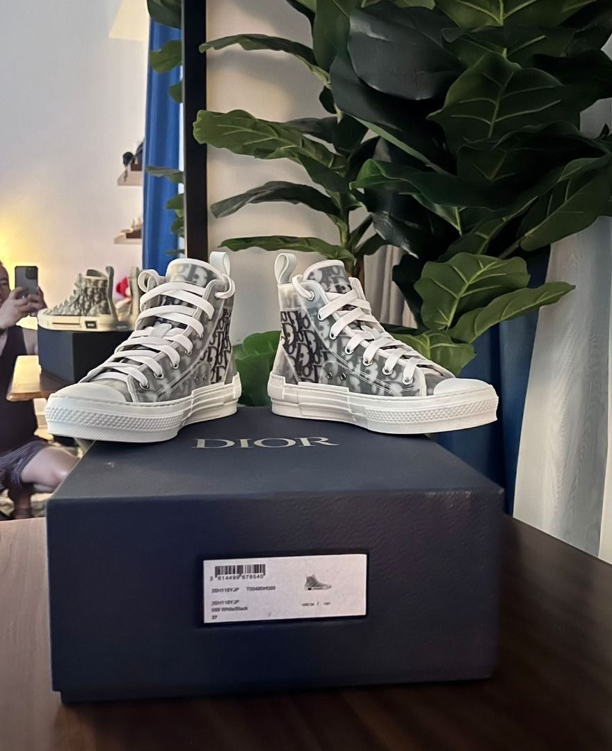 DIOR B23 HIGH TOP – OBLIQUE LOGO (Category: Sneakers & Footwear) located in Caloocan City. Submitted by fastriver.f6ae3d (Listing ID 1469053081, Image 2). Description: . 📌 PRODUCT DETAILS Brand: Dior Model: B23 High Top Oblique Logo Color: White / Black Size: 37 (Women) Condition: Seldom used, in very good condition Purchased at: Galleries Lafayette, Paris, France 🇫🇷 .