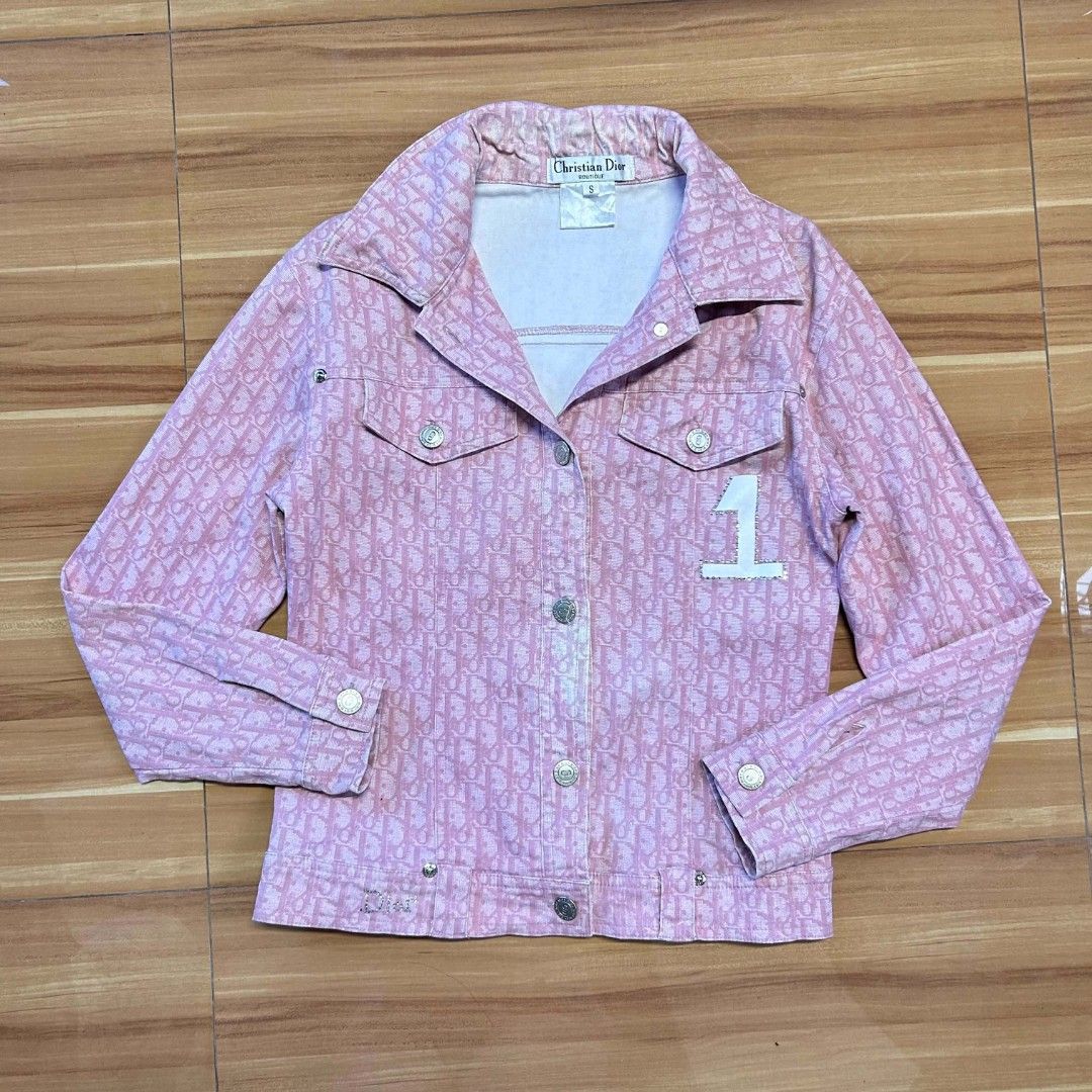 Dior Denim Jacket (Category: Luxury Apparel) located in Bogo. Submitted by hasslehard.69 (Listing ID 1469112925, Image 1). Description: .