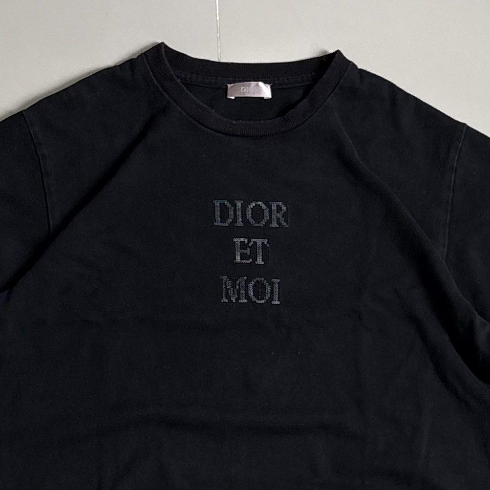 Dior et Moi (Category: Tshirts & Polo Shirts ) located in Minglanilla. Submitted by zydeeeey (Listing ID 1469067597, Image 2). Description: DIOR ET MOO EXCELLENT CONDITION Size Large 23 Width x 27-28 Length COLOR RATE - 9.7/10 NO ISSUES PM ME FOR MORE DETAILS.