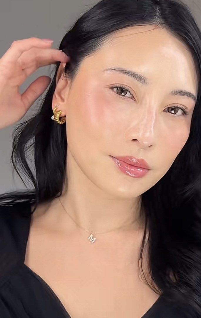 Dior Forever Blush Soft Filter in Petal (no box) (Category: Makeup) located in Taguig. Submitted by makeupgoodiess (Listing ID 1468933289, Image 2). Description: retails for P4500+ 1 slot.