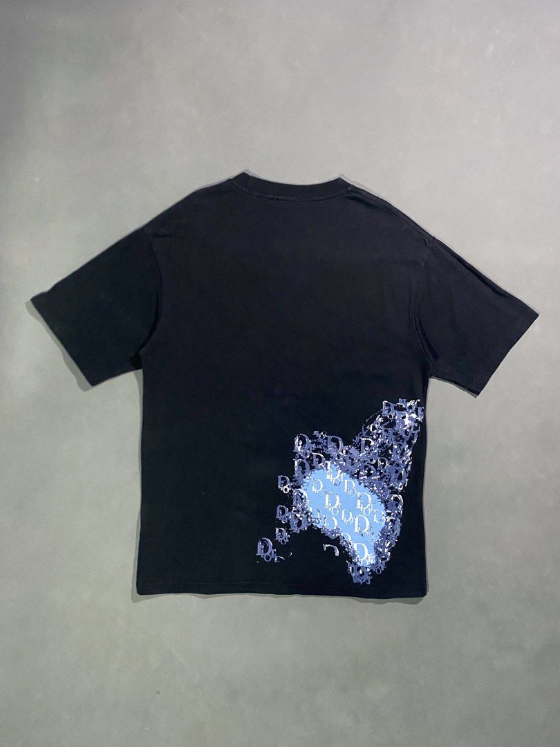 DIOR T shirt (Category: Tshirts & Polo Shirts ) located in Dumaguete. Submitted by darios_thrift (Listing ID 1469112592, Image 2). Description: DIOR T shirt ₱550 + sf Dimes : 21 x 28 Excellent condition ✅ Issue : None Need wash Color rate : 9.5/10 (Color may vary due to lighting).