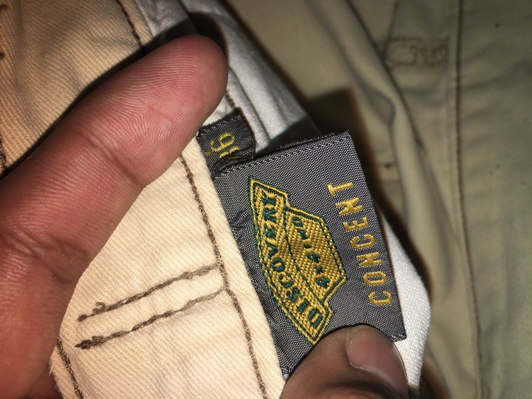 Discovery Baggy Cargo Jorts (Category: Shorts) located in Manila. Submitted by matthew_nyego (Listing ID 1469069618, Image 2). Description: Size 30-36 (adjustable).