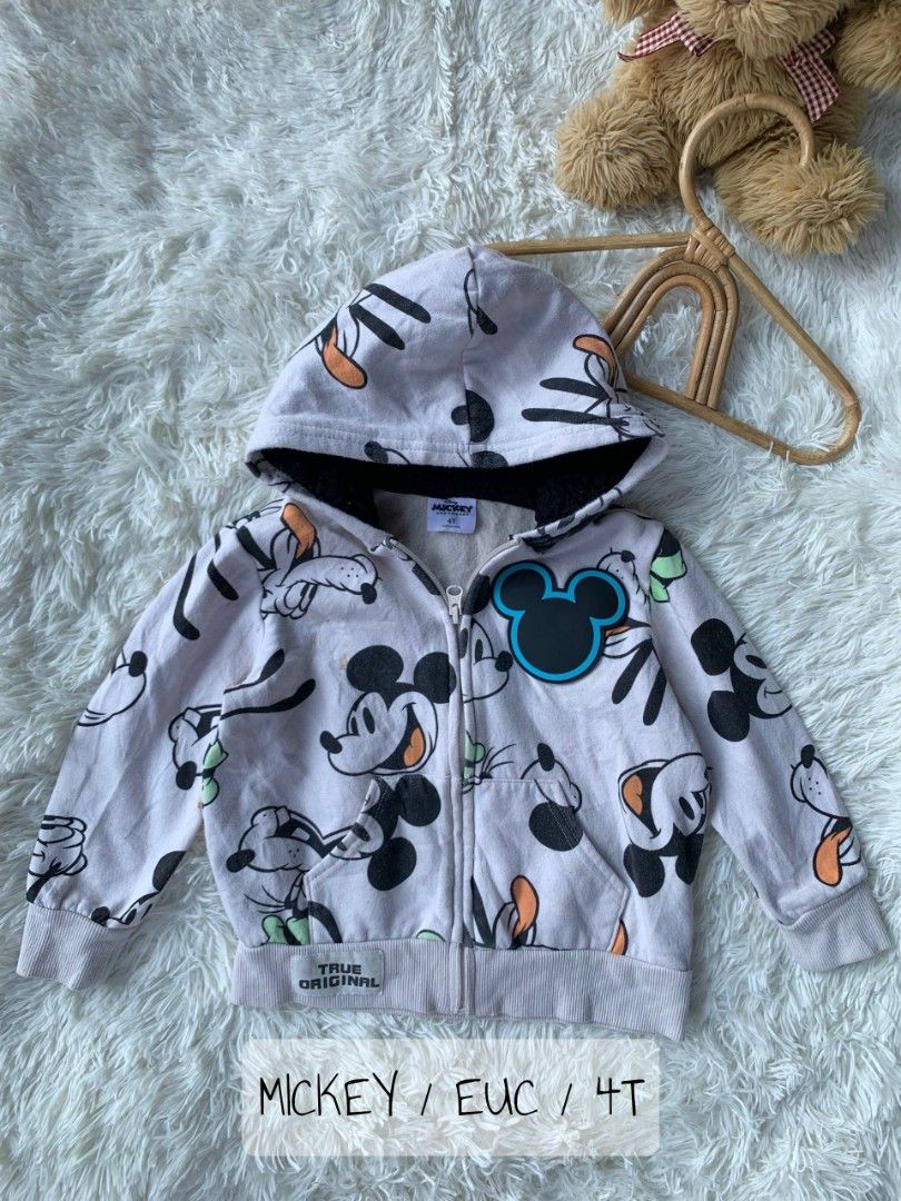 DISNEY HOODY 4T (Category: Babies & Kids Fashion) located in General Santos City (Dadiangas). Submitted by happyhues_2021 (Listing ID 1469157900, Image 1). Description: .