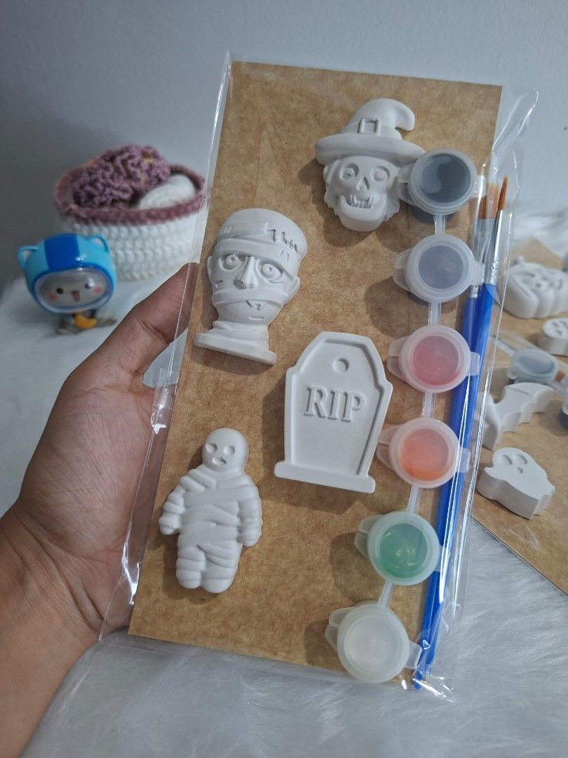 DIY Plaster Painting Kit - Halloween Theme (Category: Kids Toys) located in Paranaque City. Submitted by nickel_cesium (Listing ID 1469051579, Image 1). Description: 🎃 𝗛𝗔𝗟𝗟𝗢𝗪𝗘𝗘𝗡 𝗣𝗟𝗔𝗦𝗧𝗘𝗥 𝗣𝗔𝗜𝗡𝗧𝗜𝗡𝗚 𝗞𝗜𝗧 🎃 ​Spooky art time for kids! Complete ready-to-paint set with figures, paints, and brushes. ​Available Sets: ​🦇 𝗦𝗲𝘁 𝗔: 𝗦𝗽𝗼𝗼𝗸𝘆 𝗛𝗼𝘂𝘀𝗲, 𝗕𝗮𝘁 & 𝗠𝗶𝗻𝗶 𝗚𝗵𝗼𝘀𝘁 ​🎃 𝗦𝗲𝘁 𝗕: 𝗦𝗽𝗼𝗼𝗸𝘆 𝗛𝗼𝘂𝘀𝗲, 𝗣𝘂