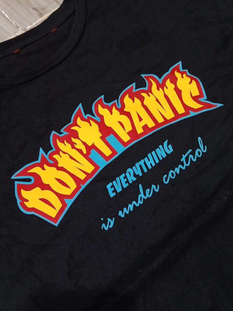 DONT PANIC RANDOM TSHIRT (freeshipping) (Category: Tshirts & Polo Shirts ) located in Quezon City. Submitted by gyl-stop (Listing ID 1469079109, Image 2). Description: freeshipping 21 x 25.5 excellent condi cr: 9.8/10 issue: none.