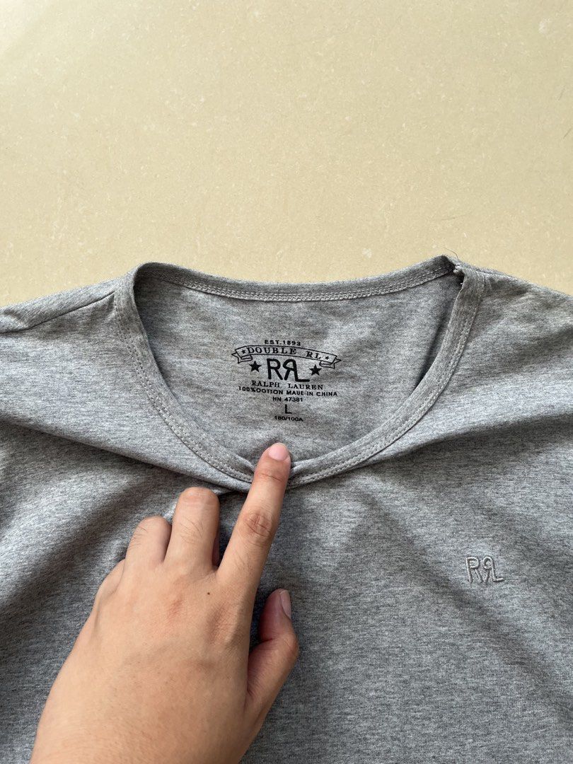 DOUBLE RL GRAY LONG - SLEEVES CREW NECK (Category: Coats, Jackets and Outerwear) located in Magarao. Submitted by chalkzone20 (Listing ID 1468934631, Image 3). Description: DOUBLE RL GRAY LONG - SLEEVES CREW NECK Size: Large on tag Condition: 9.5/10 Color rate: 9.5/10 Issue: Minimal loose stitching and minimal stains (needs wash) Excellent condition Dimensions: 19 x 26 2,000+sf or best offer *see issue on ta last 2 pics DISCLAIMER: We are not aff