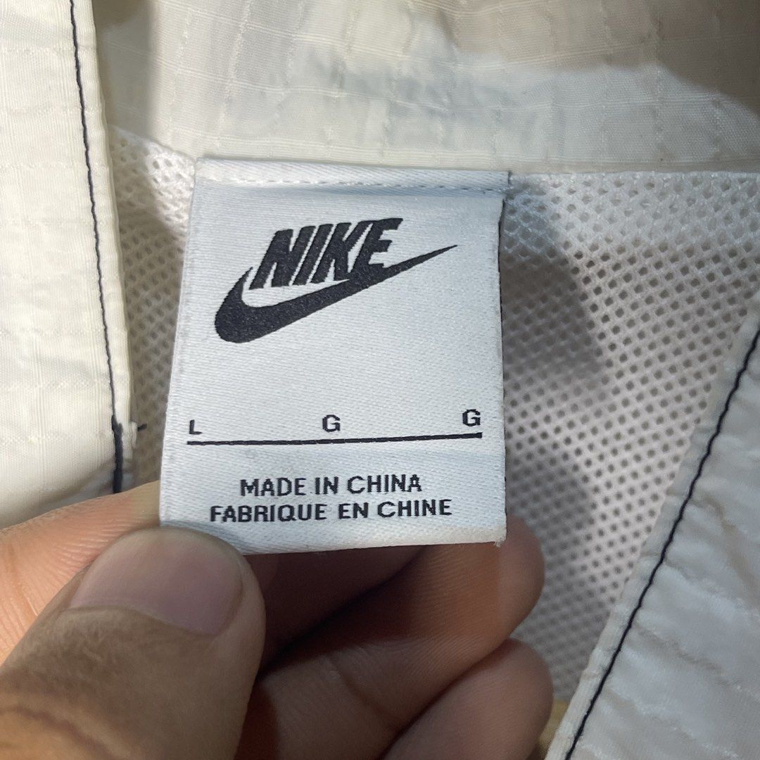 DOUBLE SWHOSH (Category: Coats, Jackets and Outerwear) located in Pasay City. Submitted by jam.tr1ft (Listing ID 1469097998, Image 2). Description: 26 x 24 S - M.