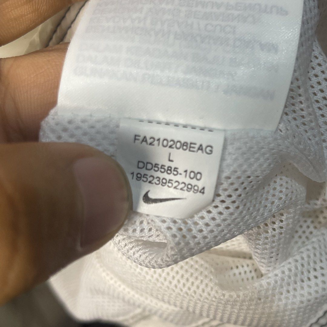 DOUBLE SWHOSH (Category: Coats, Jackets and Outerwear) located in Pasay City. Submitted by jam.tr1ft (Listing ID 1469097998, Image 3). Description: 26 x 24 S - M.