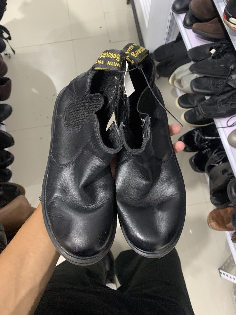 Dr. Martens 2976 leather boots (Category: Boots) located in Claveria. Submitted by plasticcase__ (Listing ID 1469028206, Image 2). Description: .