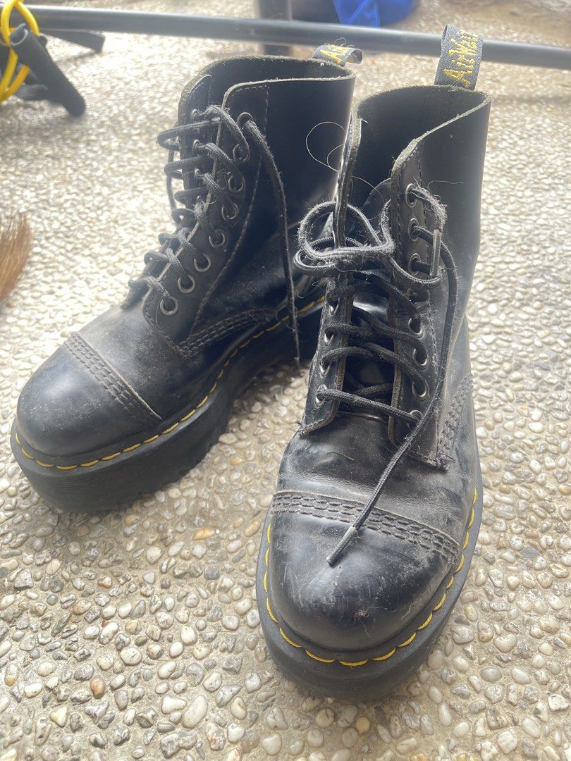 Dr marters 1460 leather boots (Category: Boots) located in Caloocan City. Submitted by curatedgems11 (Listing ID 1468986467, Image 2). Description: Size 36 Good contion just wipe Still negotiable .
