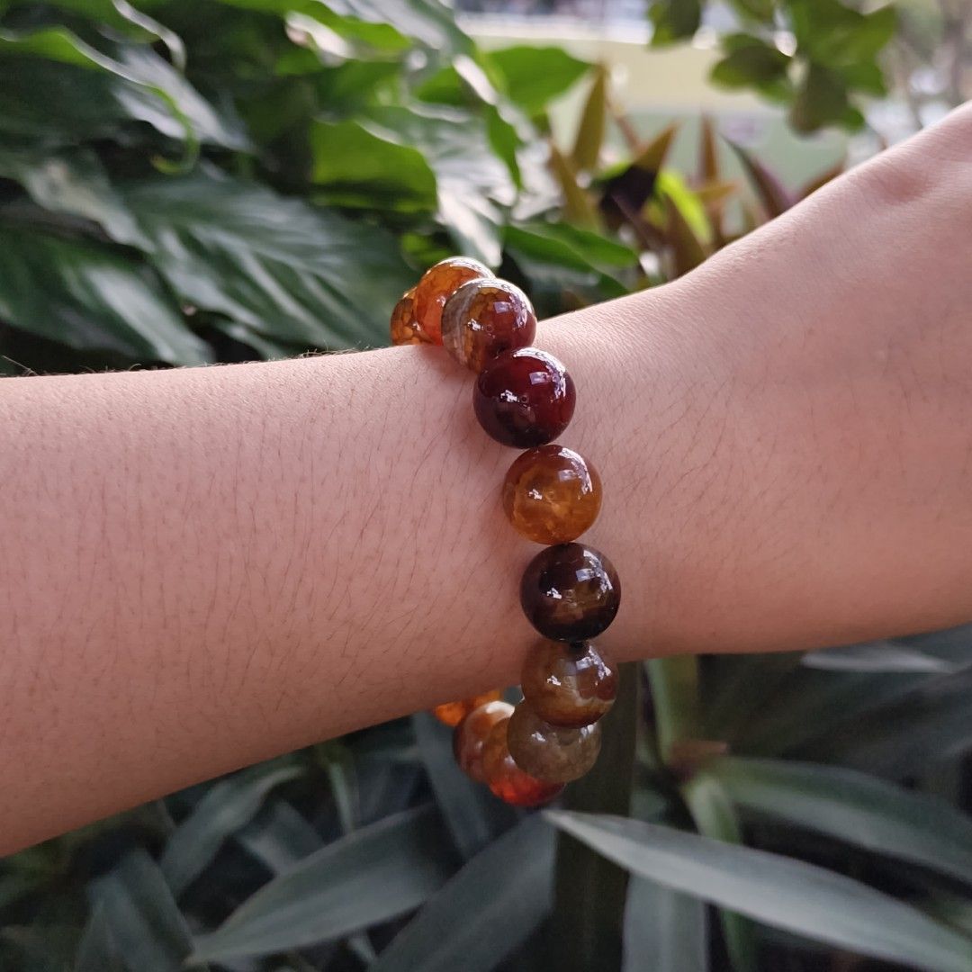 Dragon Vein Agate (Category: Bracelets) located in Manila. Submitted by enchantra_gems (Listing ID 1469113236, Image 1). Description: 🐉✨ DRAGON VEIN AGATE BRACELET 💎 SYMBOLIC MEANINGS 🐉 Strength & Courage 🌿 Balance & Growth 💙 Calmness & Clarity 🛡️ Protection & Confidence Wear it as a personal reminder to stay strong, grounded, and confident through life's challenges. 📿 Bead Size: 14mm 📏 Wrist Size: 15cm -16cm 💰 Price: ₱700.