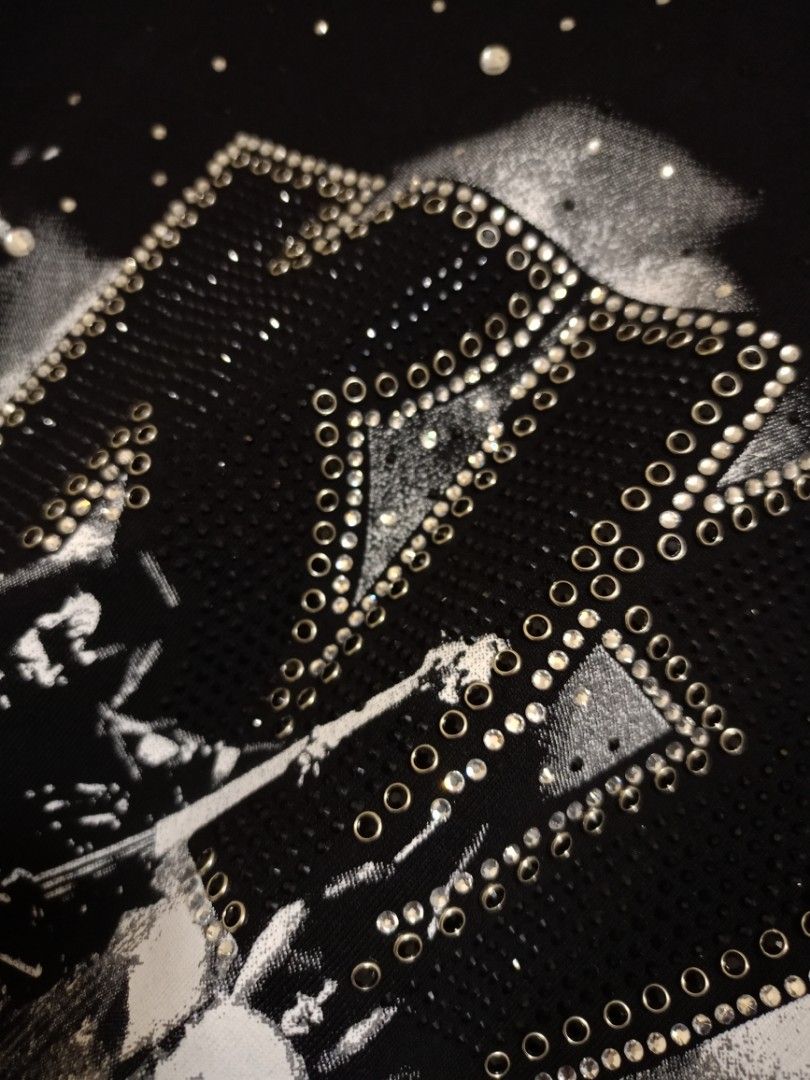 Dsquared2 x Kiss Jersey Shirt (Category: Tshirts & Polo Shirts ) located in Valenzuela. Submitted by One.Only.Nan (Listing ID 1469107000, Image 3). Description: M on tag Actual: W21" L26.5" As new MOP GCASH MAYA AUB BPI VALENZUELA CITY.