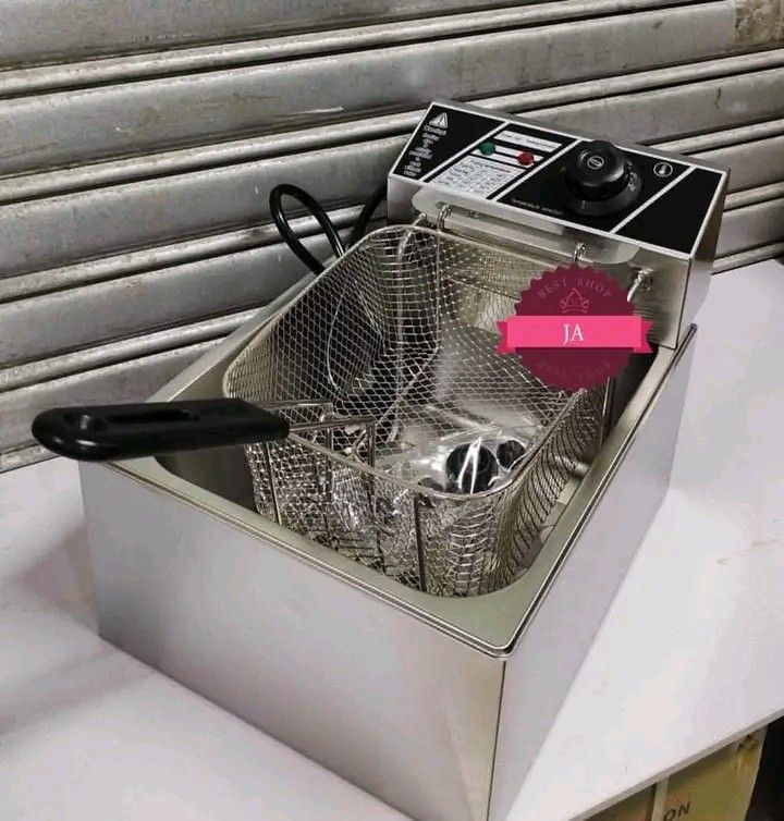 Electric deep fryer‼️ Single (Category: Other Kitchen Appliances) located in Manila. Submitted by vanstar_c4c231 (Listing ID 1469070783, Image 2). Description: New Arrival ! ! ! Electric deep fryer‼️ pm me cod via lalamove.