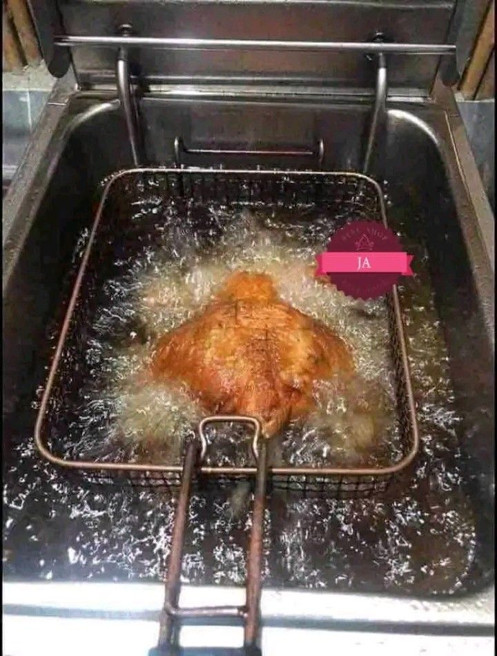 Electric deep fryer‼️ Single (Category: Other Kitchen Appliances) located in Manila. Submitted by vanstar_c4c231 (Listing ID 1469070783, Image 3). Description: New Arrival ! ! ! Electric deep fryer‼️ pm me cod via lalamove.
