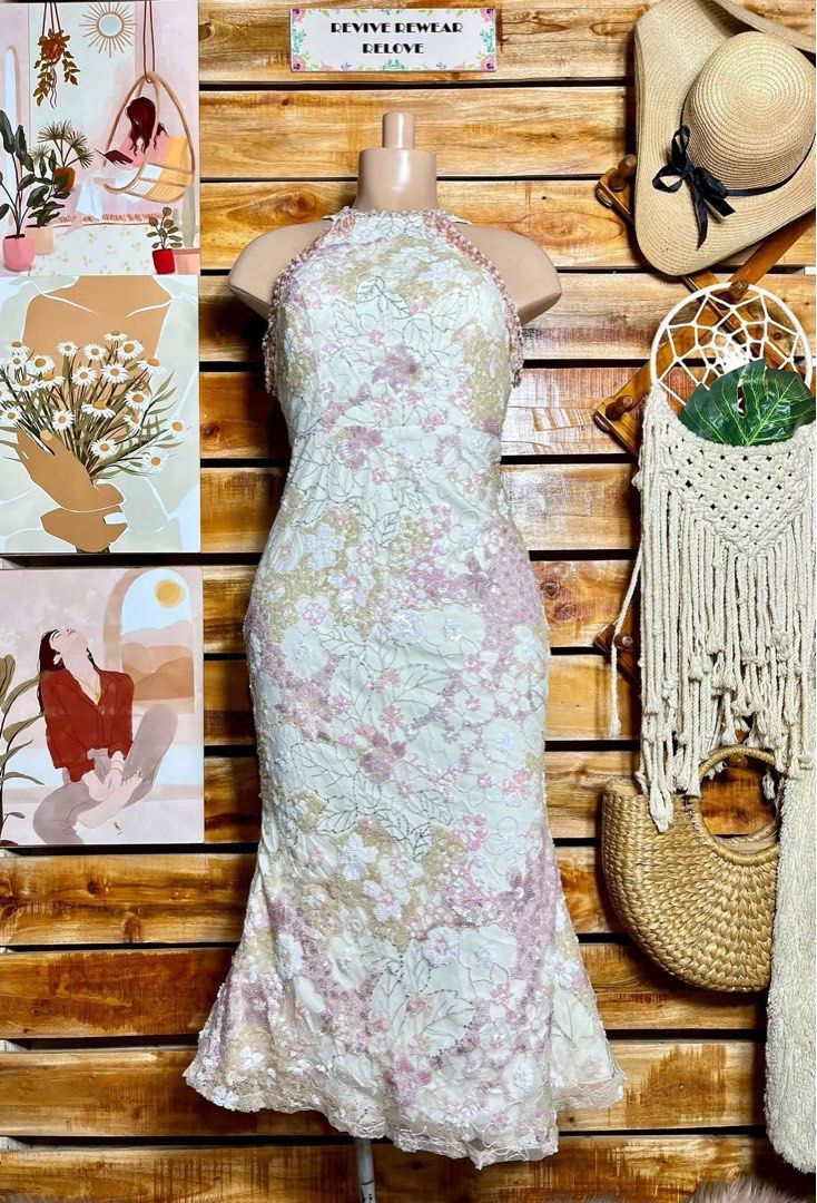 Elegant Halter Dress 🌸 (Category: Evening dresses & gowns) located in Pagadian. Submitted by angelcanzado (Listing ID 1468990021, Image 1). Description: Elegant Halter Dress 🌸 Floral Full Embroidery with sequins, pearl delicate beadwork. Excellent Condition Boutique quality as.in Prettyyy kaau Small - Medium.