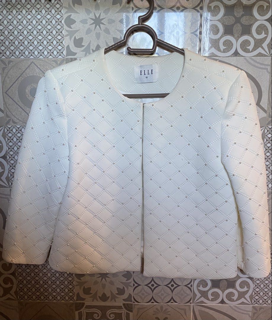 ELLE White Quilted Pearl Jacket (Category: Coats, Jackets and Outerwear) located in Tagbilaran City. Submitted by rianena (Listing ID 1468938929, Image 1). Description: .