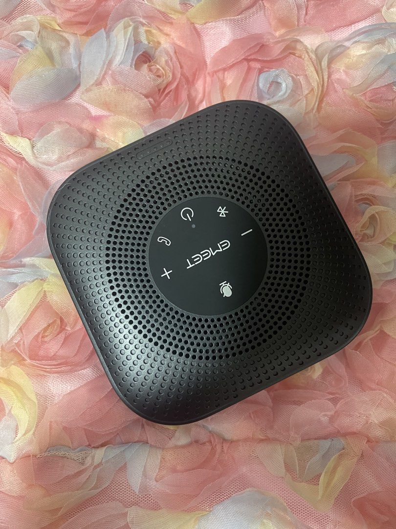 Emeet Wireless speakerphone (Category: Cables & Adaptors) located in Makati City. Submitted by loushhh (Listing ID 1468998318, Image 1). Description: .