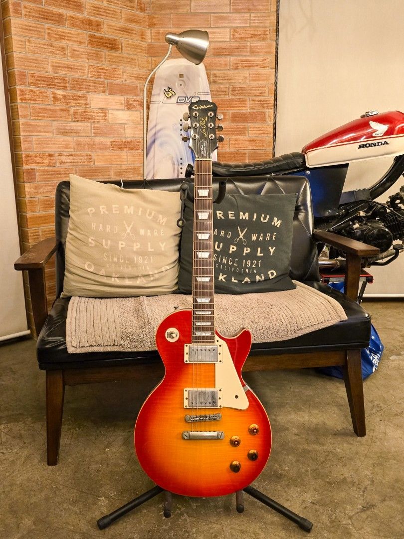 Epiphone Les Paul Standard PlusTop Pro (Category: Musical Instruments) located in Pasig City. Submitted by peliniojaps (Listing ID 1469098127, Image 1). Description: Epiphone Les Paul PlusTop Pro Guitar and cable wire only, no case Rfs: No playtime.