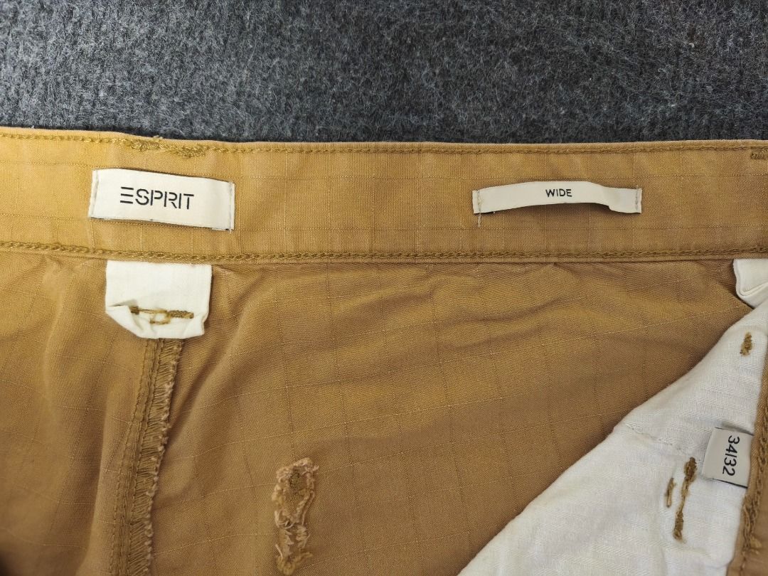 Esprit men's cargo pants loose, size 34 (Category: Jeans) located in Imus. Submitted by sellinthrift (Listing ID 1468988775, Image 2). Description: PRE-LOVED / DECLUTTERING SALE 🏷️ Esprit men's cargo pants loose, size 34 Quick Details: • Size: 34 • Condition: 8/10 • Inclusions: Pants only • Issue/Notes: Pre-loved, good condition, small fade spots on left back pocket Price: ₱695+SF (Slightly negotiable for quick pickup) Pm for more details .