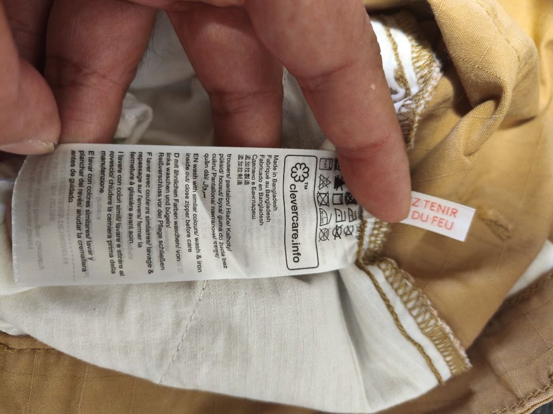 Esprit men's cargo pants loose, size 34 (Category: Jeans) located in Imus. Submitted by sellinthrift (Listing ID 1468988775, Image 3). Description: PRE-LOVED / DECLUTTERING SALE 🏷️ Esprit men's cargo pants loose, size 34 Quick Details: • Size: 34 • Condition: 8/10 • Inclusions: Pants only • Issue/Notes: Pre-loved, good condition, small fade spots on left back pocket Price: ₱695+SF (Slightly negotiable for quick pickup) Pm for more details .