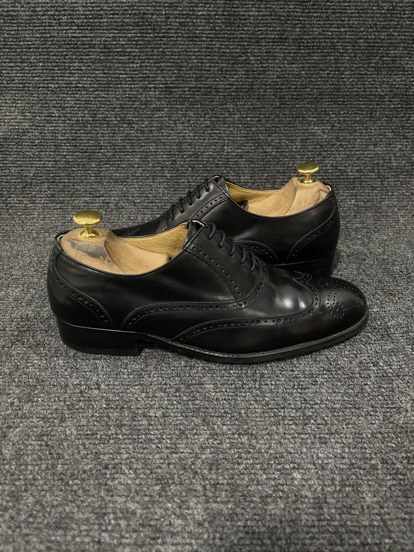 ESQUIRE WINGTIP BROGUES (Category: Dress Shoes) located in Koronadal. Submitted by dial_9506 (Listing ID 1469118538, Image 3). Description: wts!! 🗣️ ESQUIRE WINGTIP BROGUES 7.5 us / 40.5 euro / 25.5 cm -1680php FREE SHIPPING overall pair is in excellent condition will send more detailed pics upon request just dm me 👍🏿 IG : @DIAL9506_ 📍9506 mindanao.