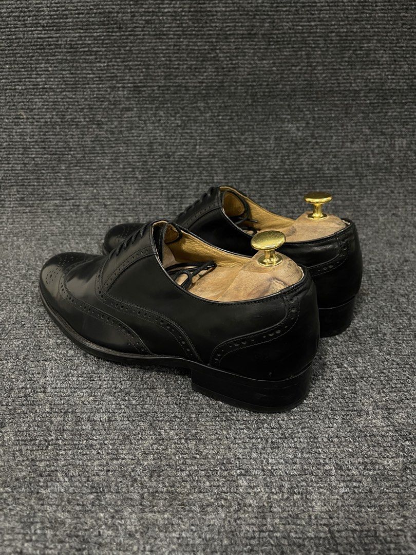 ESQUIRE WINGTIP BROGUES (Category: Dress Shoes) located in Koronadal. Submitted by dial_9506 (Listing ID 1469118538, Image 2). Description: wts!! 🗣️ ESQUIRE WINGTIP BROGUES 7.5 us / 40.5 euro / 25.5 cm -1680php FREE SHIPPING overall pair is in excellent condition will send more detailed pics upon request just dm me 👍🏿 IG : @DIAL9506_ 📍9506 mindanao.