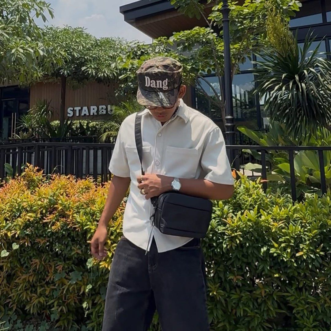 Essentials 2-way Bag (Category: Cross-body Bags) located in Manila. Submitted by hatline_co. (Listing ID 1469094245, Image 2). Description: .