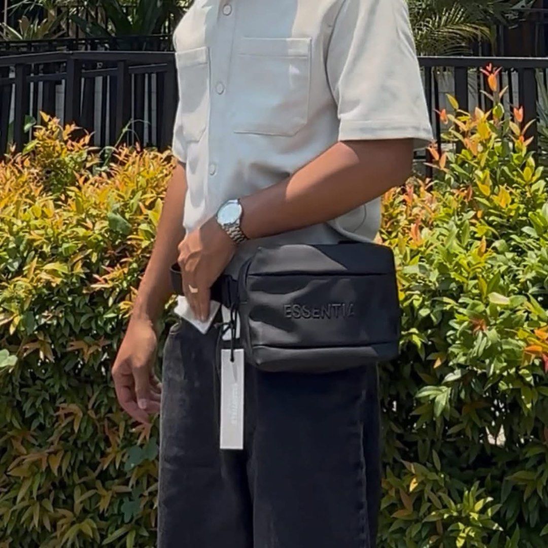 Essentials 2-way Bag (Category: Cross-body Bags) located in Manila. Submitted by hatline_co. (Listing ID 1469094245, Image 3). Description: .