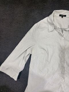 (Category: ) located in . Submitted by fast.closetfinds (Listing ID 1469021777, Image 1). Description: .