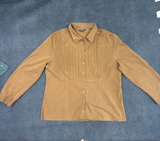 (Category: ) located in . Submitted by fast.closetfinds (Listing ID 1469023755, Image 1). Description: .