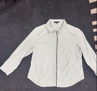 (Category: ) located in . Submitted by fast.closetfinds (Listing ID 1469020675, Image 1). Description: .