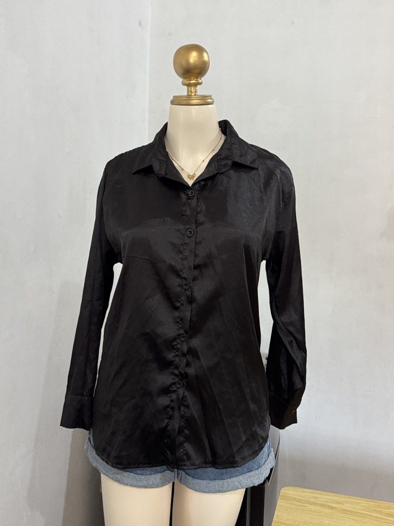 ETC BLACK SILK SLEEPWEAR SMALL (Category: Undergarments & Loungewear) located in Dasmarinas. Submitted by ennahsthriftcollection (Listing ID 1469050736, Image 1). Description: ETC BLACK SILK SLEEPWEAR SMALL.