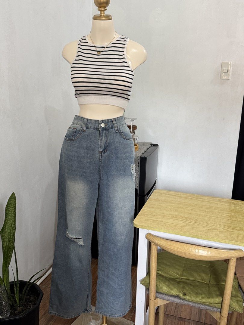 ETC BRANDNEW SQUARE DENIM PANTS LARGE (Category: Jeans) located in Dasmarinas. Submitted by ennahsthriftcollection (Listing ID 1469054533, Image 2). Description: ETC BRANDNEW SQUARE DENIM PANTS LARGE WAISTLINE : 30-31 LENGTH: 41 1/2 inches.