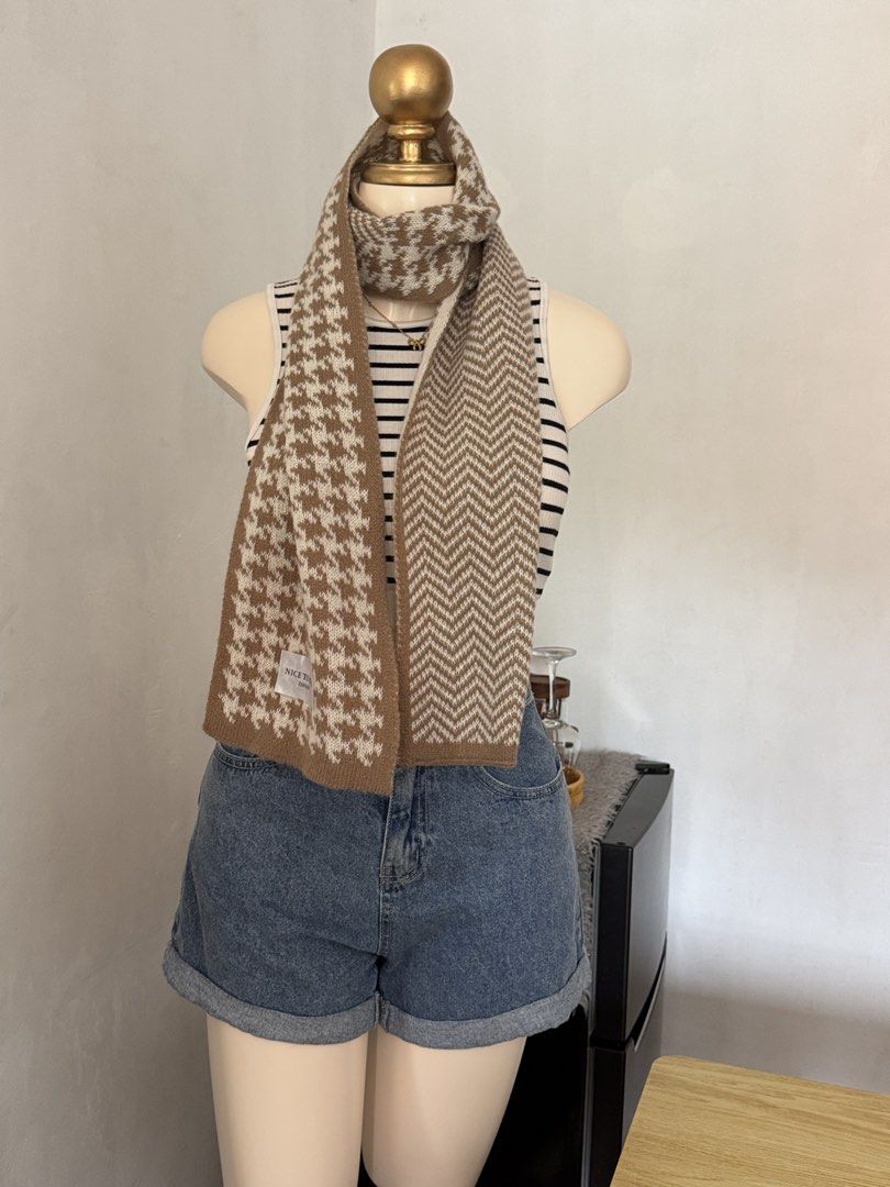 ETC BROWN 🧣 SCARF ONE SIZE (Category: Scarves) located in Dasmarinas. Submitted by ennahsthriftcollection (Listing ID 1469043786, Image 1). Description: ETC BROWN 🧣 SCARF ONE SIZE.