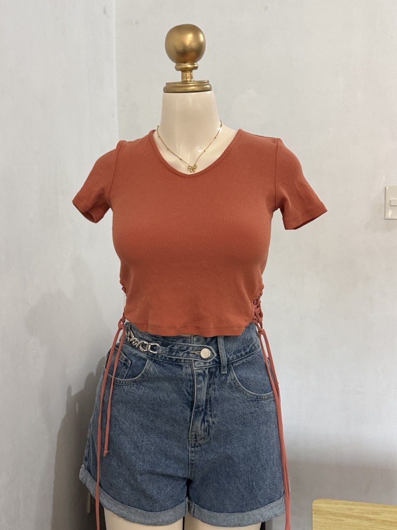 ETC KNITTED CROPTOP SMALL SIZE (Category: Blouses) located in Dasmarinas. Submitted by ennahsthriftcollection (Listing ID 1469044917, Image 2). Description: ETC KNITTED CROPTOP SMALL SIZE .